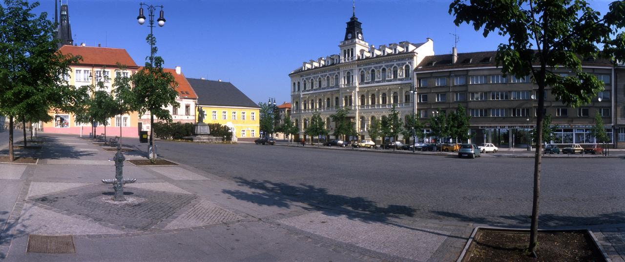Hotel Merlot Louny Exterior photo