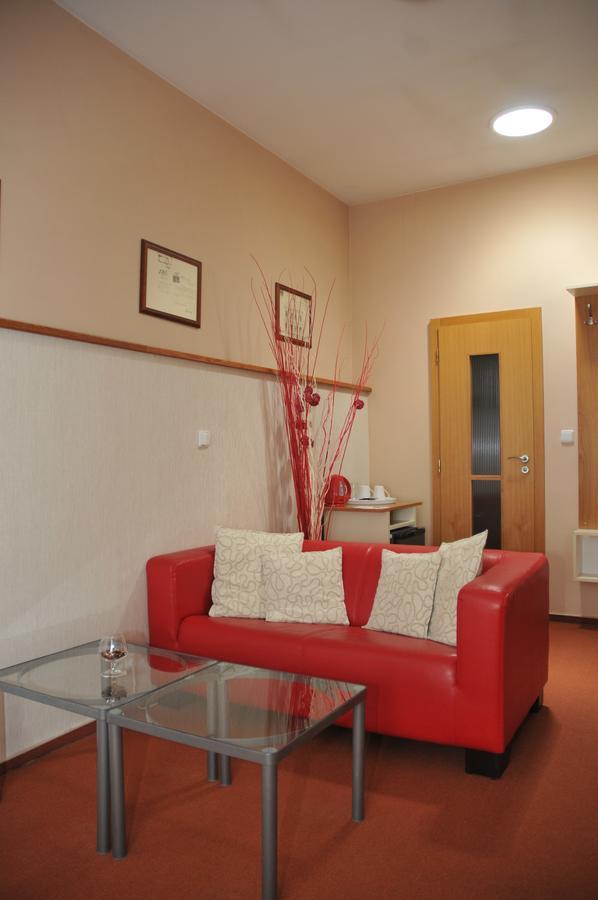 Hotel Merlot Louny Exterior photo